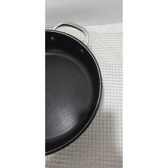 Le Creuset 10\